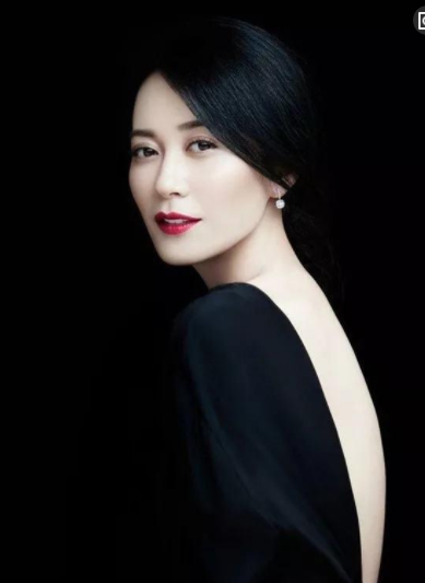 她47歲還是單身,被問及如何解決「需求」?她的回答絕了!