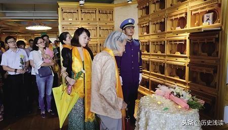 丈夫為國家犧牲！93歲老婦「77年來未曾忘記」　不顧高齡體弱飄洋過海「見他一面」