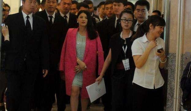 影帝梁家輝在片場如何拍戲？從「小舉動」看出質樸敬業  網友戲稱「影帝和明星的差別」