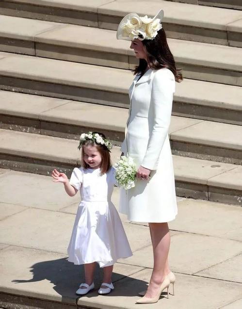 凱特王妃一直都那麼優雅嗎?私下模樣大公開,鏡頭後帶孩子的她判若兩人,很多人沒見過!