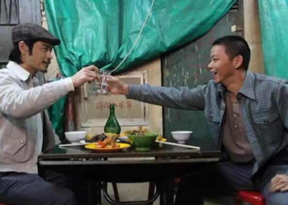 曾是「周星馳御用龍套」！沉潛兩年後成「演藝圈招牌綠葉」婚禮陣容眾星雲集