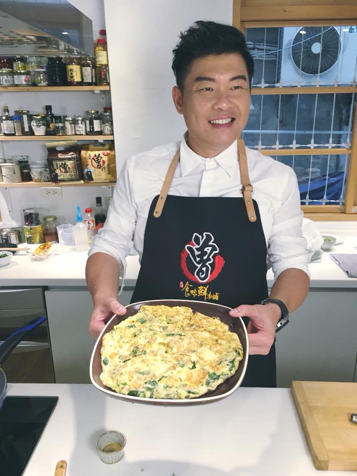 一見鍾情就是13年!曾國城「浪子回頭娶嬌妻」第2次就見父母 「50大壽牽妻合唱情歌」兒是資優生