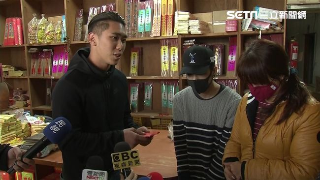 孝子毀4輛法拉利「車主發280字抱怨」嘆自己不是富二代　員警也出面相挺：「 其實他蠻衰的」