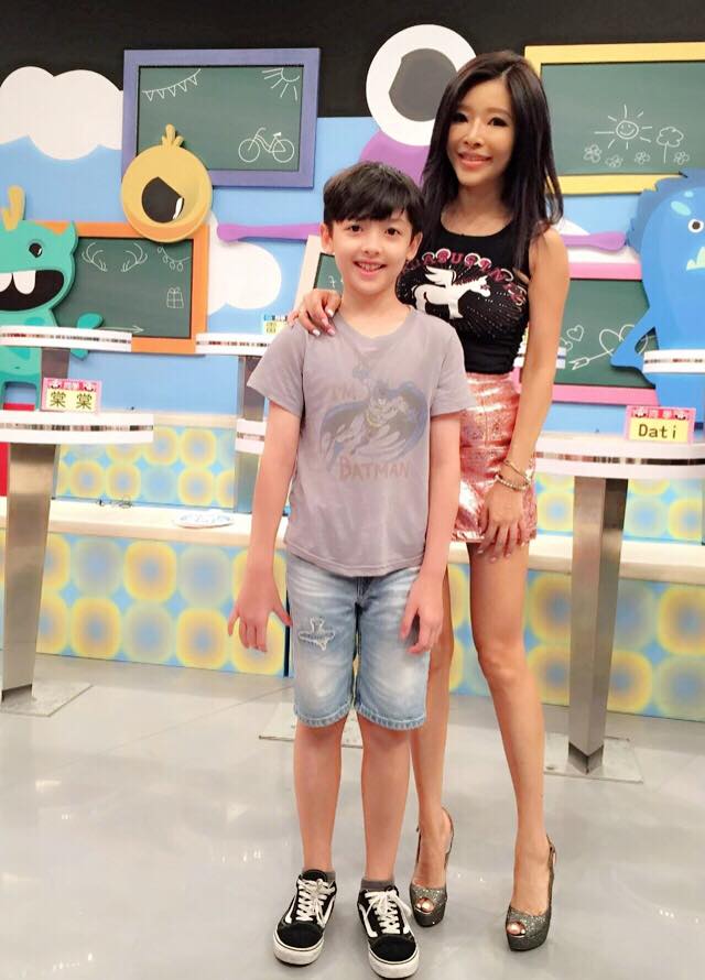 李愛綺婚後超幸福！洋尪買房「接岳父母同住」幫她圓夢　7口三代同堂人人稱羨