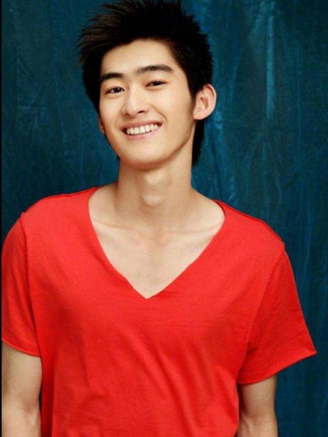 阮經天 梁朝偉18歲，古天樂 林志穎18歲，鍾漢良18歲，都比不過他的18歲