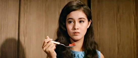 27歲嫁入豪門卻換來「43年婚外情」!如今苦盡甘來「繼承百億遺產」成為人生贏家