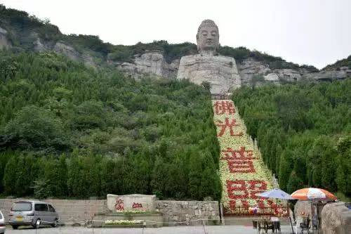 世界上最早的石刻大佛：武則天為它披袈裟，神秘消失600年後再現人間！