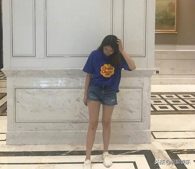  19歲擁有55億身價，娛樂圈都不敢惹她，就連成龍都不敢搭她的肩!