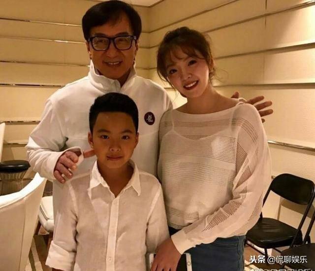  19歲擁有55億身價，娛樂圈都不敢惹她，就連成龍都不敢搭她的肩!