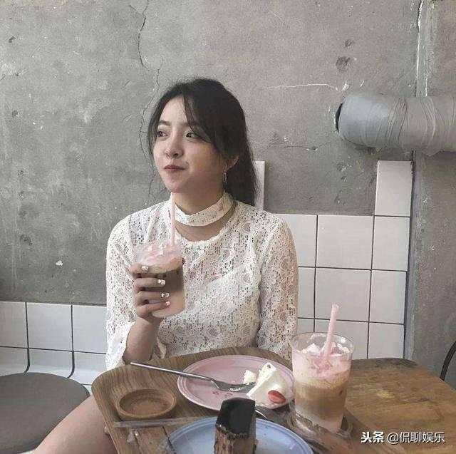  19歲擁有55億身價，娛樂圈都不敢惹她，就連成龍都不敢搭她的肩!