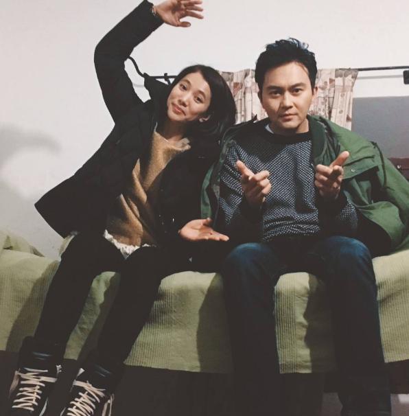 11年不知父母做什麼？校長懷疑孩子家庭不正常，請家長來談話，發現一家子全是明星