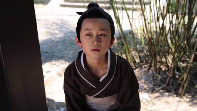 無理要求！皇帝要吃「公雞下的蛋」大臣無奈請12歲兒子出馬　兒子回稟：「父親在家生孩子」皇上立刻封他為宰相