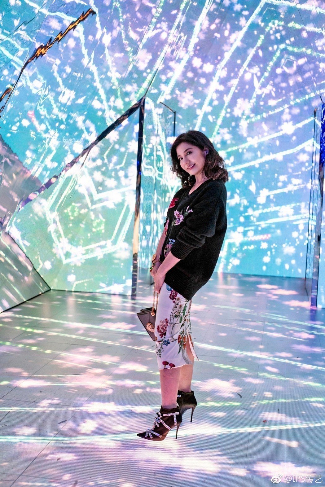 58歲鍾楚紅公開「不靠醫美凍齡術」美貌不輸30年前　為愛人單身11年：他給我的已足夠