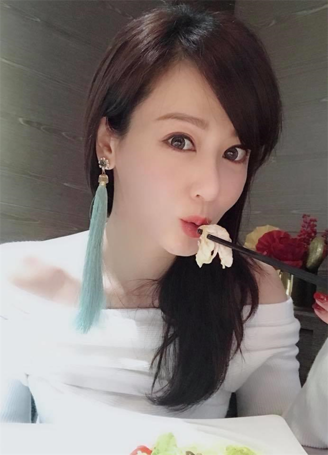 《大時代》邱琦雯「當紅為愛息影」看不出已40歲　如今恢單力拼事業「膚質好到只有25歲」
