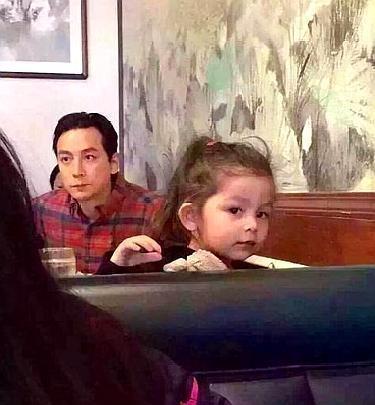 吳彥祖曬5歲女兒正面照！ 坦言「希望別太漂亮」網友看了萌翻：爸爸願望落空