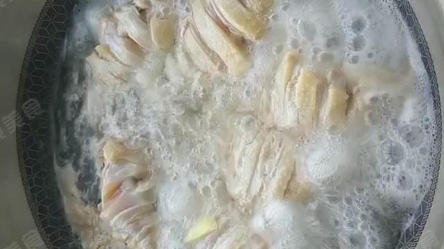 雞腿新做法，加上可樂，味道超級好，一個人吃四個都不夠