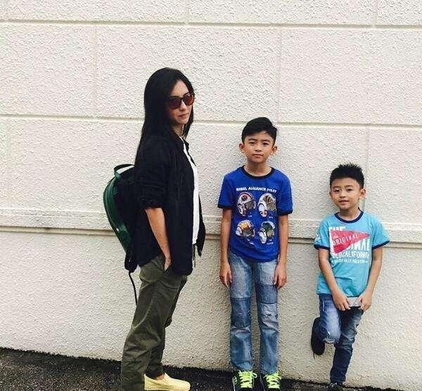 11歲謝振軒身高幾乎與張柏芝持平，長相神似謝霆鋒，誰注意到「他的手」？網友：基因太重要了！