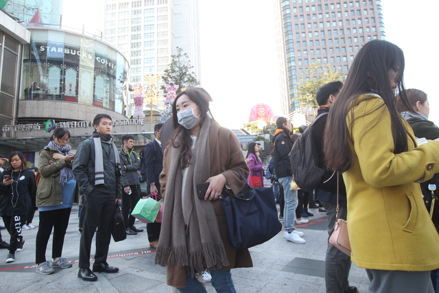 跨年恐泡湯？氣象局緊急宣布「5縣市豪大雨」還有強風來襲　最冷空氣「全台凍到13度」冷到明年
