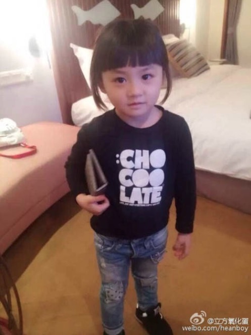阿嬤養的！他出國辦事把「超萌天使系女兒」託給爸媽　幾個月後回家一看崩潰：根本換一個人