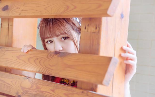 剛發工資，被公婆堵公司門口全拿走，下班看見家門口的公婆我笑了！