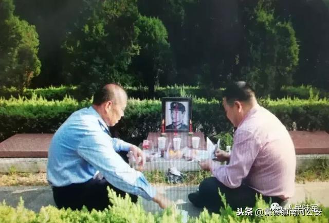 兄弟我答應過你的！ 他實踐約定「長達33年」  一生「替犧牲戰友盡孝」：這是真正英雄