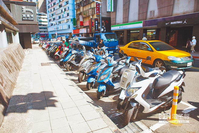 【影】6分鐘就結束！柯文哲就職致詞「我們就努力工作」超簡短　籌備經費「全台灣最省」網友跪了