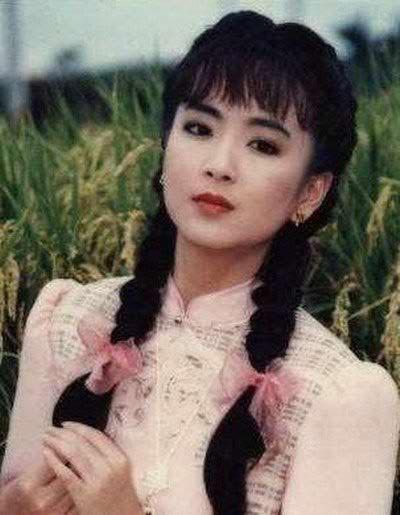 她被瓊瑤認作乾女兒!卻當街「遭男友動手」 為愛曾想「結束生命」 秘婚10年後才曝光