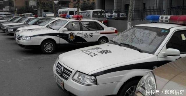 52歲寡居的阿嬤撿了個棄嬰，18年後女孩考上大學，家門口竟來了一排警車！