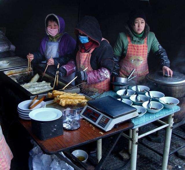 自從兒媳來店裡幫忙後，每天都會少一些錢，婆婆假裝不知，半月後驚喜不斷！