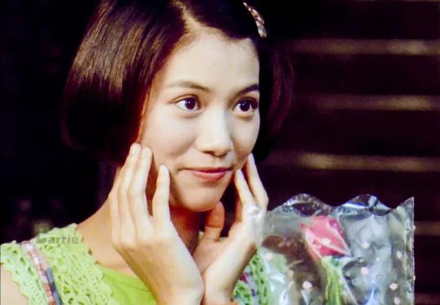 47歲袁詠儀美貌如凍齡「一頭烏黑長髮」閃亮登場！屬於她的愛情人人羨煞