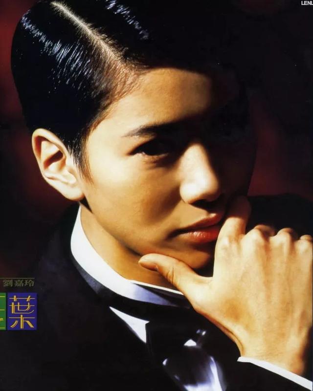 47歲袁詠儀美貌如凍齡「一頭烏黑長髮」閃亮登場！屬於她的愛情人人羨煞