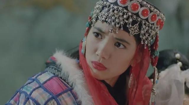 47歲袁詠儀美貌如凍齡「一頭烏黑長髮」閃亮登場！屬於她的愛情人人羨煞