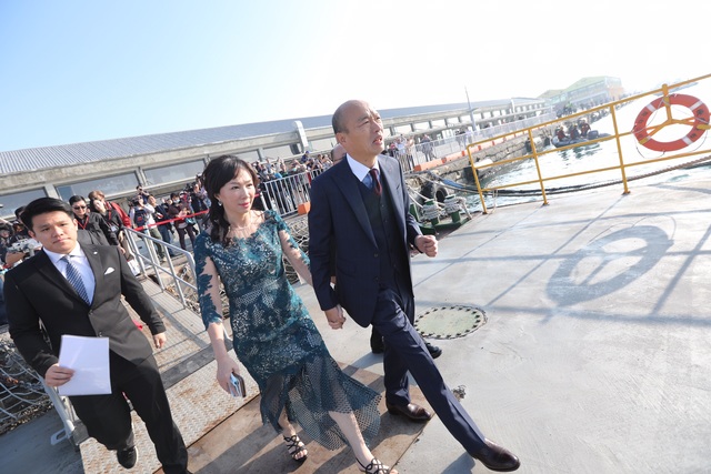 感動全場！韓國瑜「市長就職演講開始」愛河擠滿人潮　他用英文吶喊：「讓高雄走向全世界」