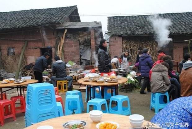  走了5年的女兒，開著豪車回來了，她做了一道菜，母親悄悄報了警