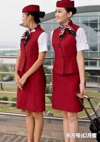 「素顏空姐」走紅！現場3分鐘化妝後，美艷模樣判若兩人！網友直呼：再也不相信空姐了