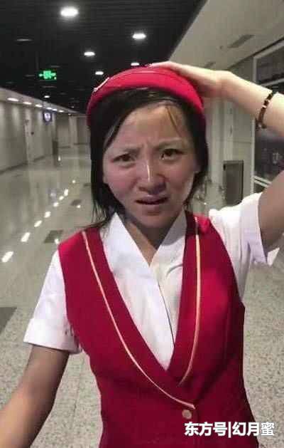 「素顏空姐」走紅！現場3分鐘化妝後，美艷模樣判若兩人！網友直呼：再也不相信空姐了