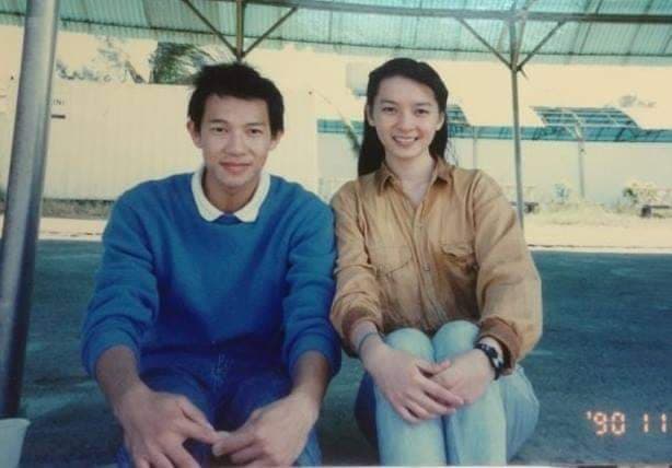離婚4年又閃婚！徐展元「每天吻愛妻15次」婚後超幸福　「連睡覺都牽手」真愛不怕晚到