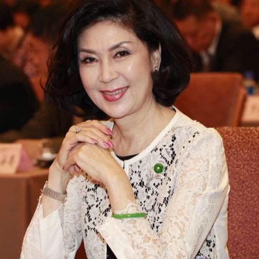 最美主持人嫁富商40年「為愛淡出演藝圈」　「走出喪夫之痛」全家超正神基因