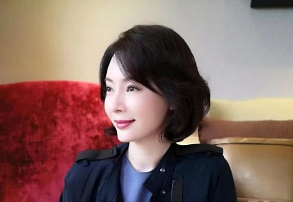 事業巔峰「嫁給二婚丈夫」出道17年零緋聞　把「繼子視如己出」41歲依舊風姿綽約