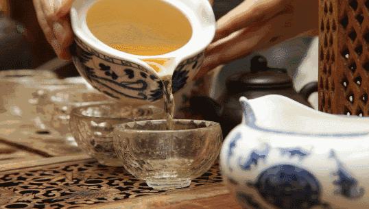 人生如茶：頭苦、二甜、三回味