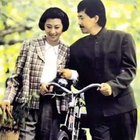 為愛隱退21年無子！葉蒨文「小三→正宮」愛得轟烈  如今看淡一切：人生瀟灑走一回
