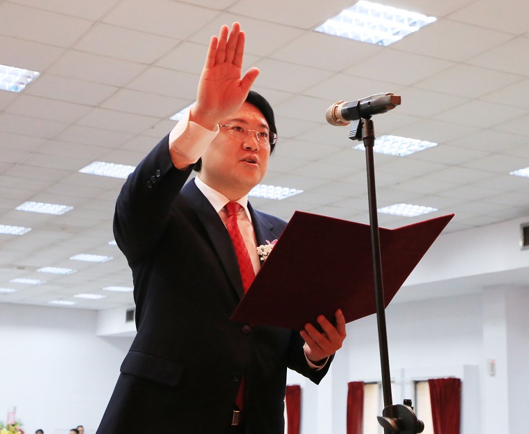 最花錢市長出爐!柯文哲就職「才花15萬」六都最省 韓國瑜98萬「國宴式就職」只能拿第二名