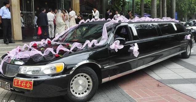 豪華婚宴上，農村阿公因「多吃一塊肉」被富二代辱罵，「新郎的做法」讓人倒吸一口涼氣！