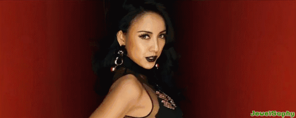 國民天后說自己只有錢!為愛「嫁醜男當農婦」4年後婚姻生活曝光,看完都想結婚了