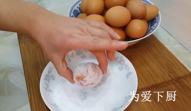 水煮蛋吃膩了？試試雞蛋新做法，比茶葉蛋還好吃