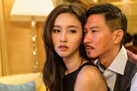 金星都自愧不如！她17歲「男變女」合作周潤發 　絕世容顏「被封最美變性人」：連很多美女也汗顏   