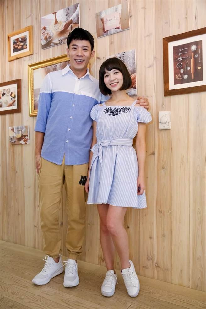 44歲香蕉哥哥要結婚啦!秘戀3年「迎娶草莓姐姐」號召28位哥哥姐姐:YOYO家族第一對夫妻
