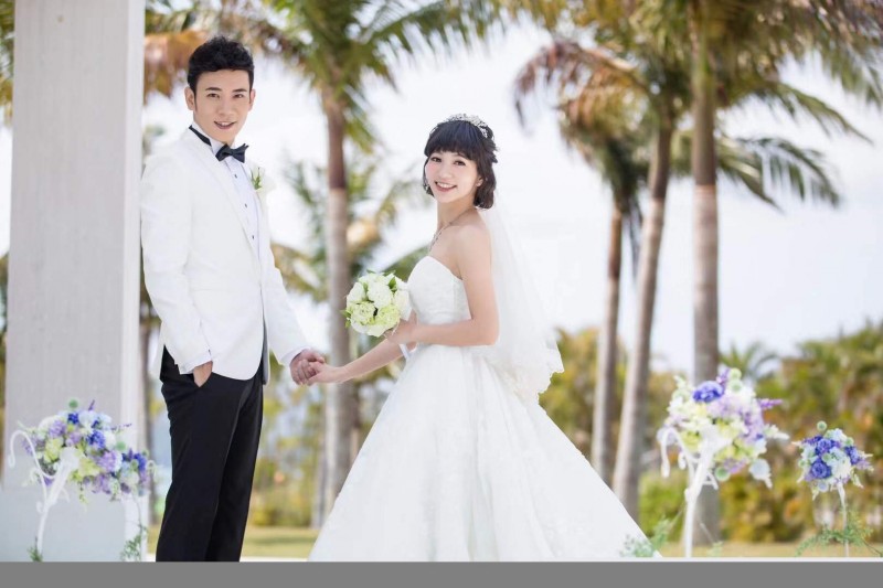 44歲香蕉哥哥要結婚啦!秘戀3年「迎娶草莓姐姐」號召28位哥哥姐姐:YOYO家族第一對夫妻