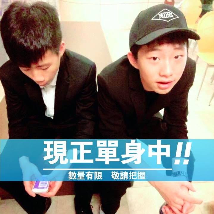 全家到場助陣！韓國瑜獨子「穿粉紅襯衫」化身韓國型男　3姊弟個性差很大「他一路低調緊跟二姊」
