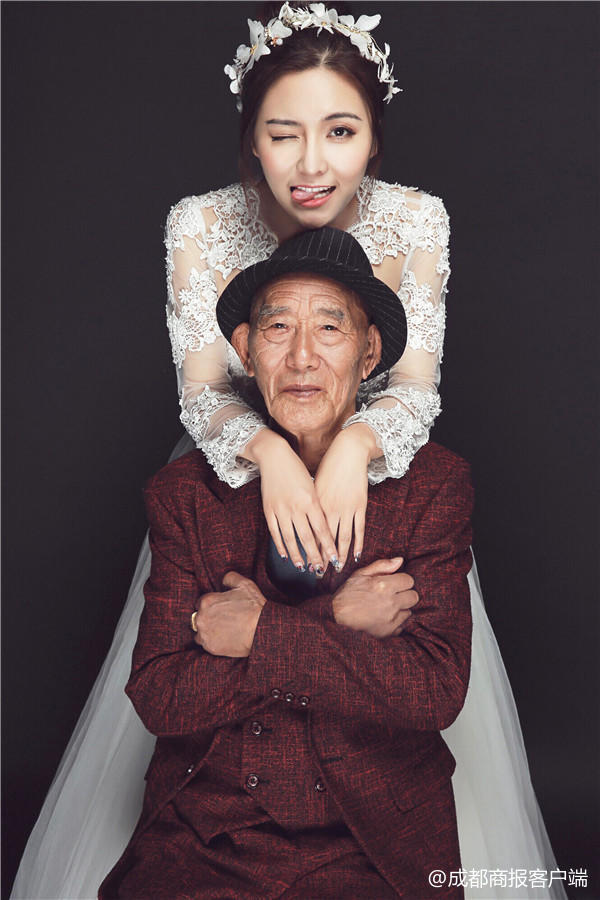 25歲正妹「甜蜜牽87歲老翁拍婚紗」震撼全網 瞞著家人偷拍「真相讓網友秒飆淚」:最重要的愛